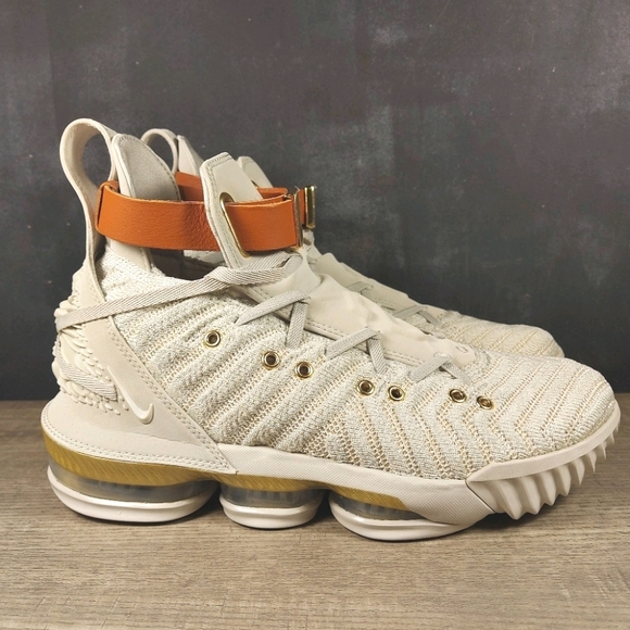 Nike Shoes - 🆕️ Nike Lebron 16 HFR Harlem Fashion Row Sail 7.5